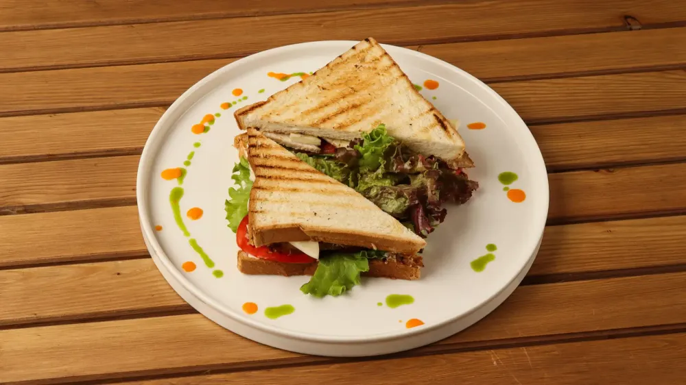 Cэндвич с курицей и сыром