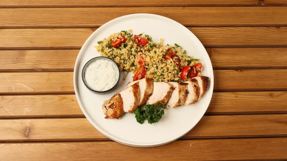 Куриная грудка на гриле с булгуром