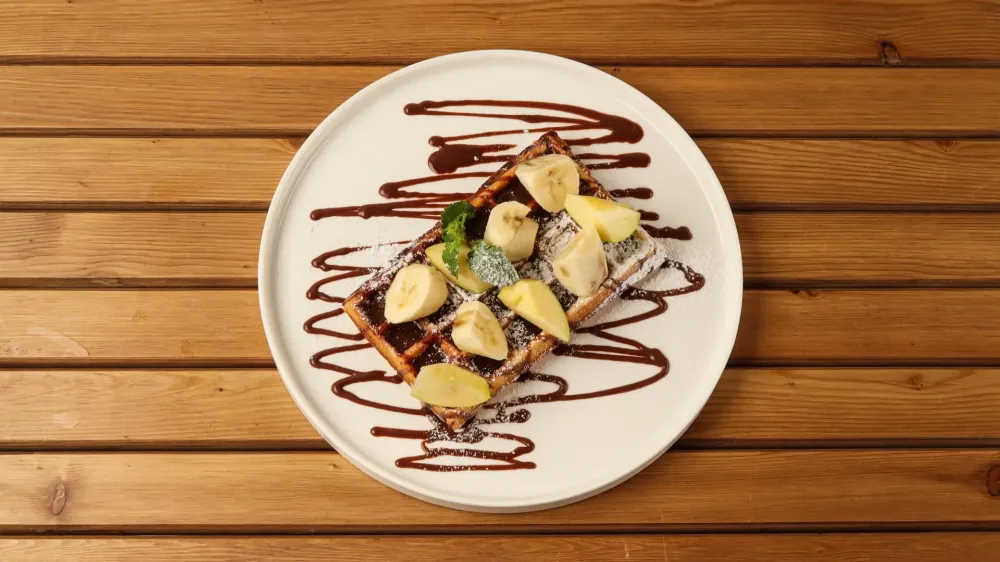 Бельгийские вафли с бананами